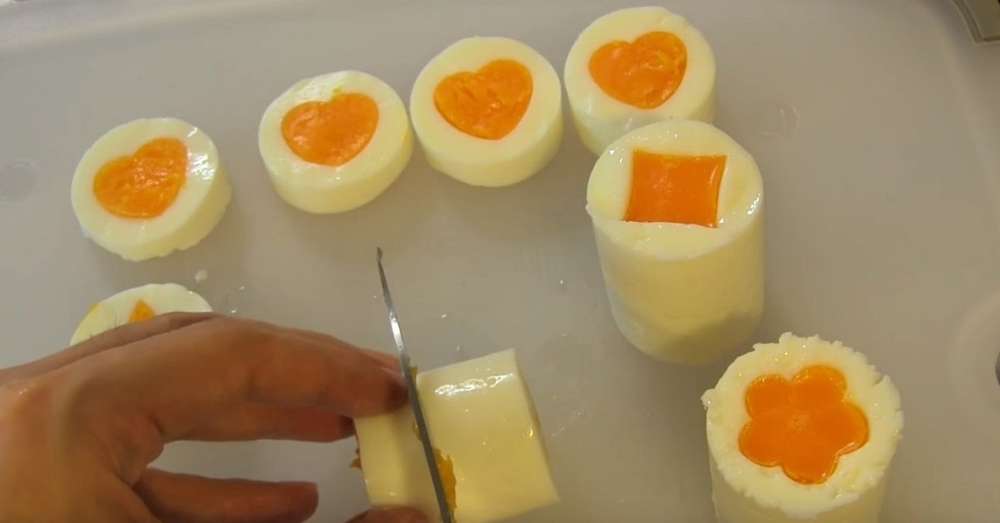 Weź dwa jajka i oddzielaj żółtka od białek, a następnie ... To jest taka japońska technologia! /  Kuchnia