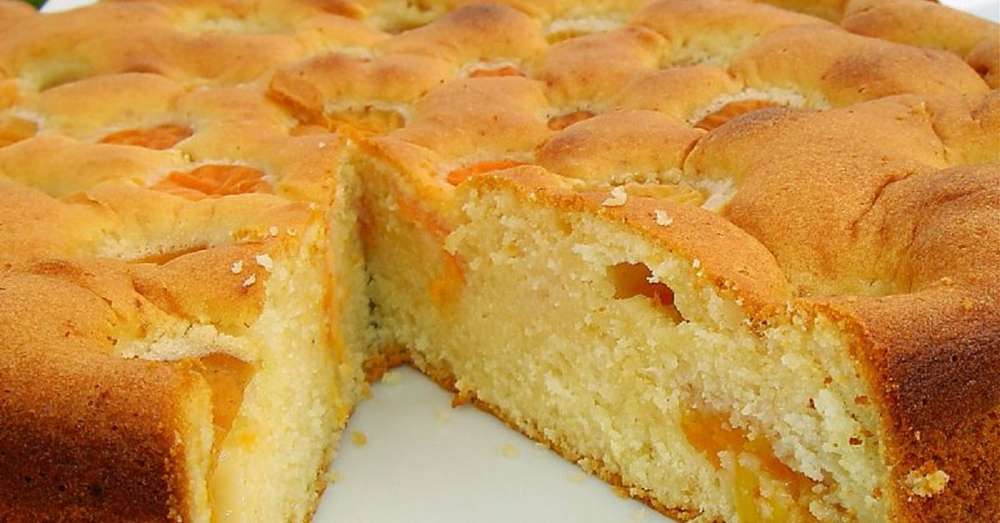 Рецепт пирога з яблуками і медом /  випічка