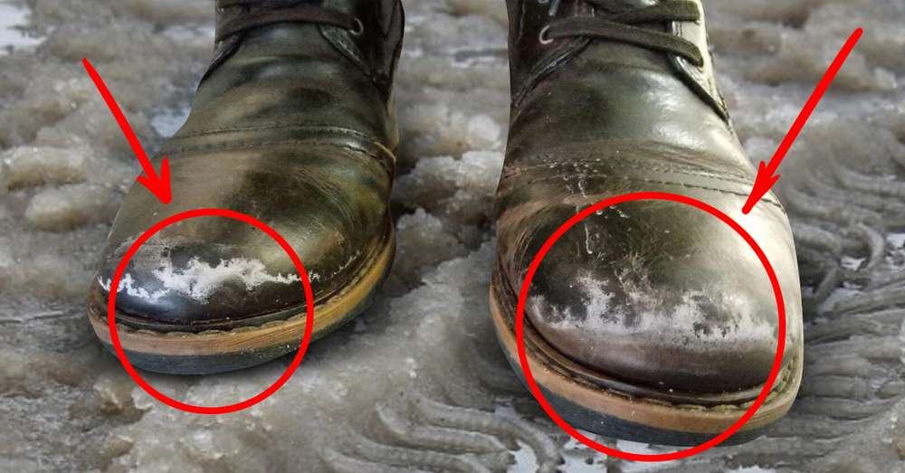 Dbaj o swoje buty w zimie prawidłowo proste końcówki, które pozwolą zaoszczędzić na plamach, plamach i korozji skóry solą. /  Zima