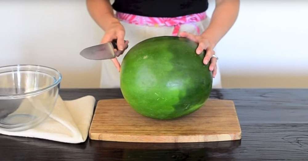2 briljantne ideje za rezanje lubenice, ki si ga zagotovo želite poskusiti. /  Lubenica