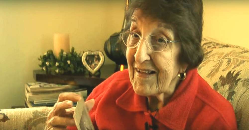 93-ročná žena zdieľa recept na jej mladosť. Tajomstvo je v zložkách! /  pečenie