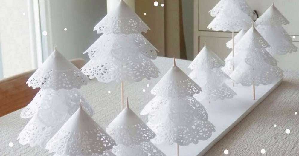 Čudovito božično drevo in še 8 idej, kako dekorirati hišo s papirnatimi snežinami. /  Dekor