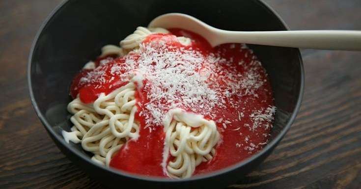 Na prvi pogled, to je špageti sa ketchupom. Bit ćete iznenađeni kada znate što ovo jelo stvarno jest! /  deserti