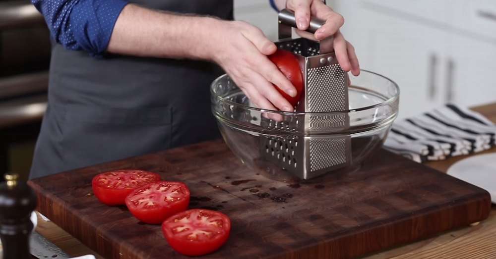 Tried si strúhané paradajky. Keď som videl výsledok, chcel som urobiť to isté! /  paradajky