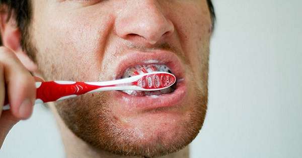 Для тих, хто не любить чистити зуби незаперечна користь цієї щоденної процедури! /  зуби