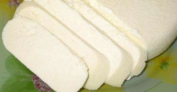 Домашній сирної сир з пікантною ноткою часнику і зелені. Потрійна користь для твого організму! /  кефір
