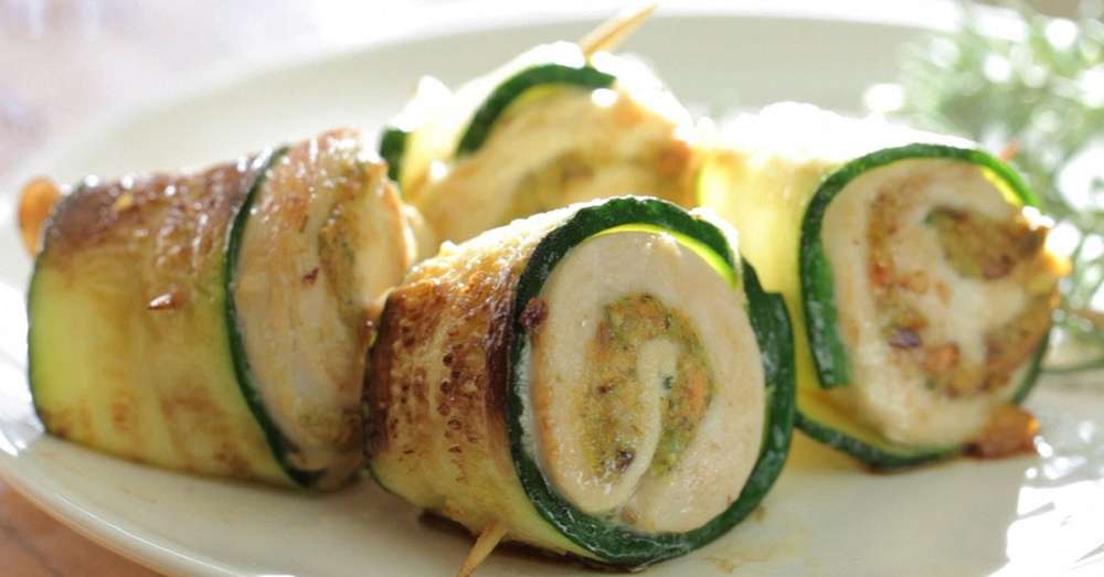 Popolna kombinacija mesa in zelenjave. Piščančja nabodala z bučkami. /  Zucchini
