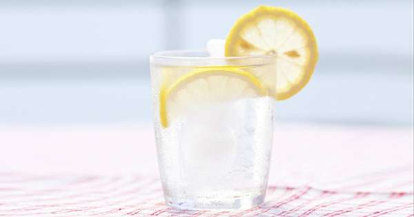 5 uporabnih lastnosti limone za vaše telo. Edinstven vir vitaminov in mineralov. /  Limone
