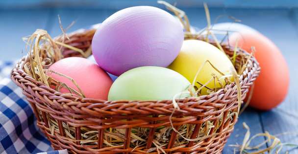 8 натуральних барвників для пасхальних яєць. Нехай свято буде яскравим! /  капуста
