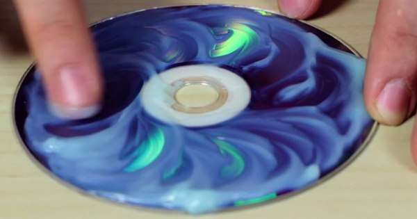 Tento jednoduchý trik uloží všetky poškodené CD. A žiadne škrabance! /  disky