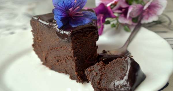Ovaj recept je bogomod za ljubitelje slatkiša. Nisi još pokušao ovaj ukusni čokoladni kolač! /  pečenje