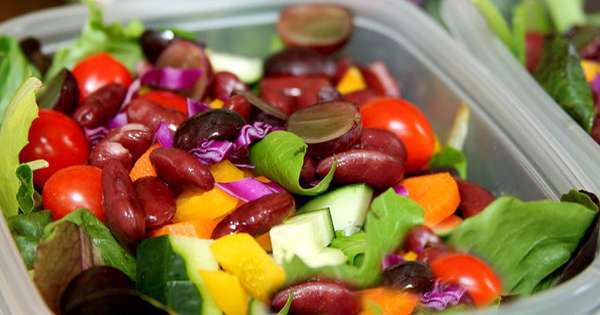 Набридло щодня робити салат? Цей унікальний рецепт забезпечить тебе свіжим салатом на тиждень! /  Овочі