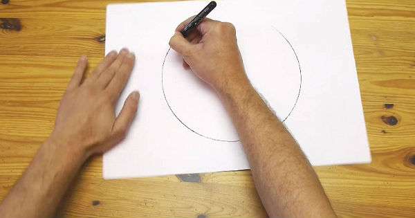 Kreslenie hladkého kruhu rukou je jednoduché! Skryť kompas. /  life hacking