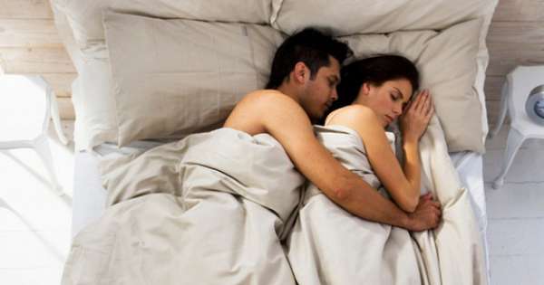 Jaka jest Twoja postawa podczas snu? 10 zdjęć, które pomogą ci zrozumieć twój związek. /  Związek